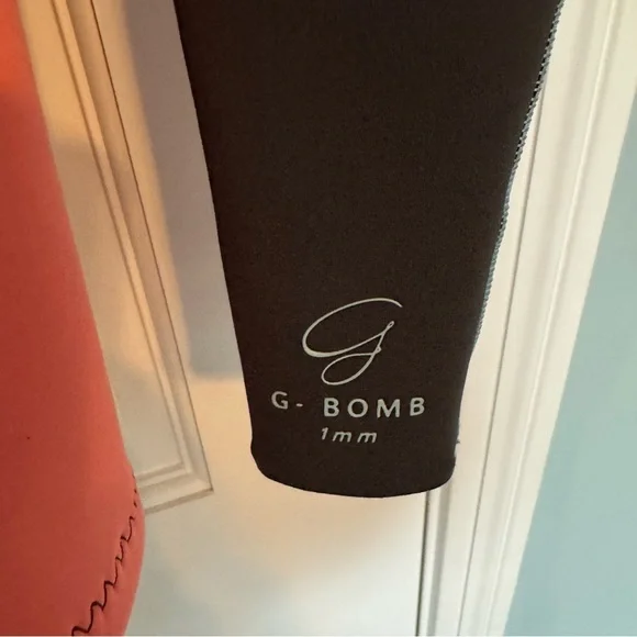 Rip Curl Black Wetsuit g-bomb front half zip jacket - Picture 4 of 9